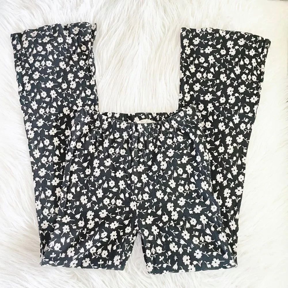 Jessica Simpson Floral Flared Leg Leggings